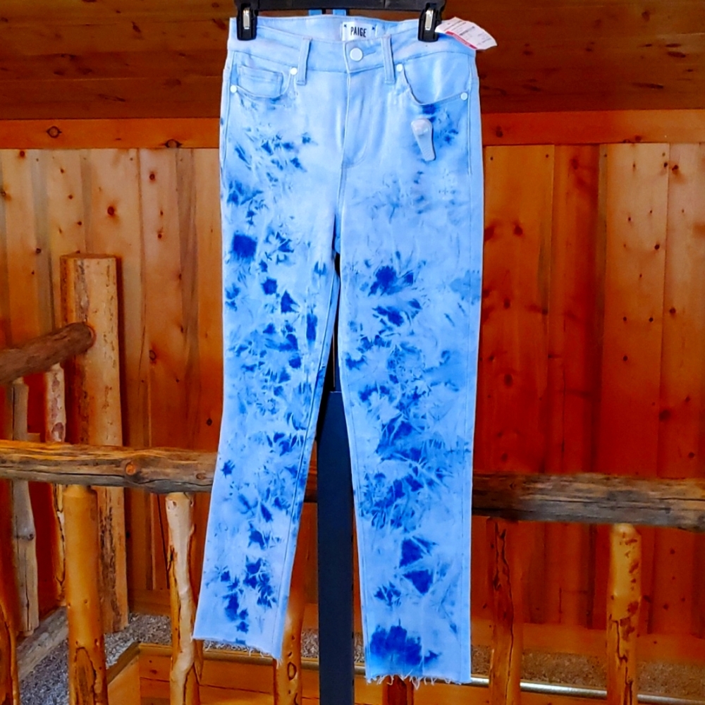 Paige Hoxton Slim Crop 26